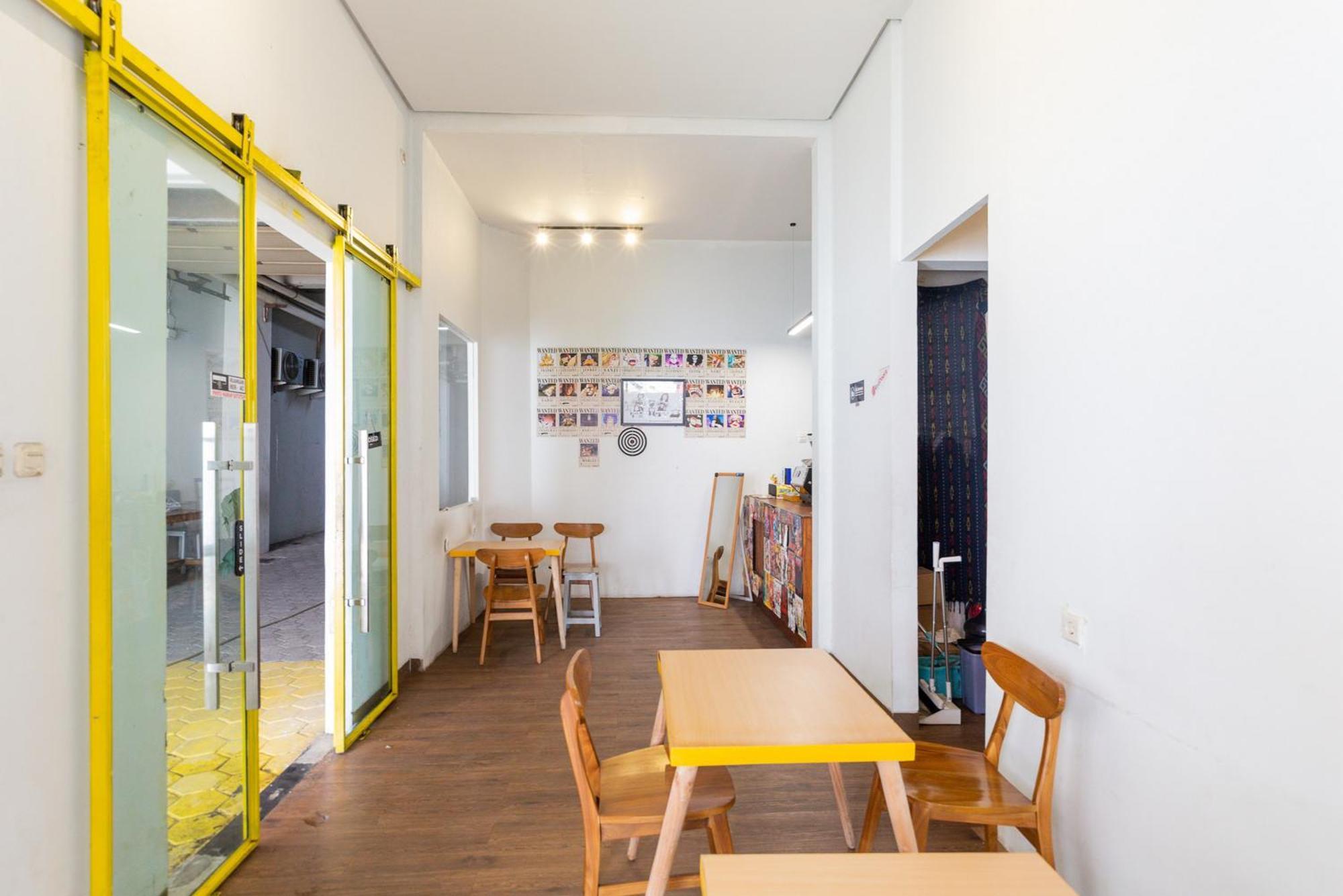 Reddoorz Plus Syariah Near Mall Pondok Indah Yakarta Exterior foto