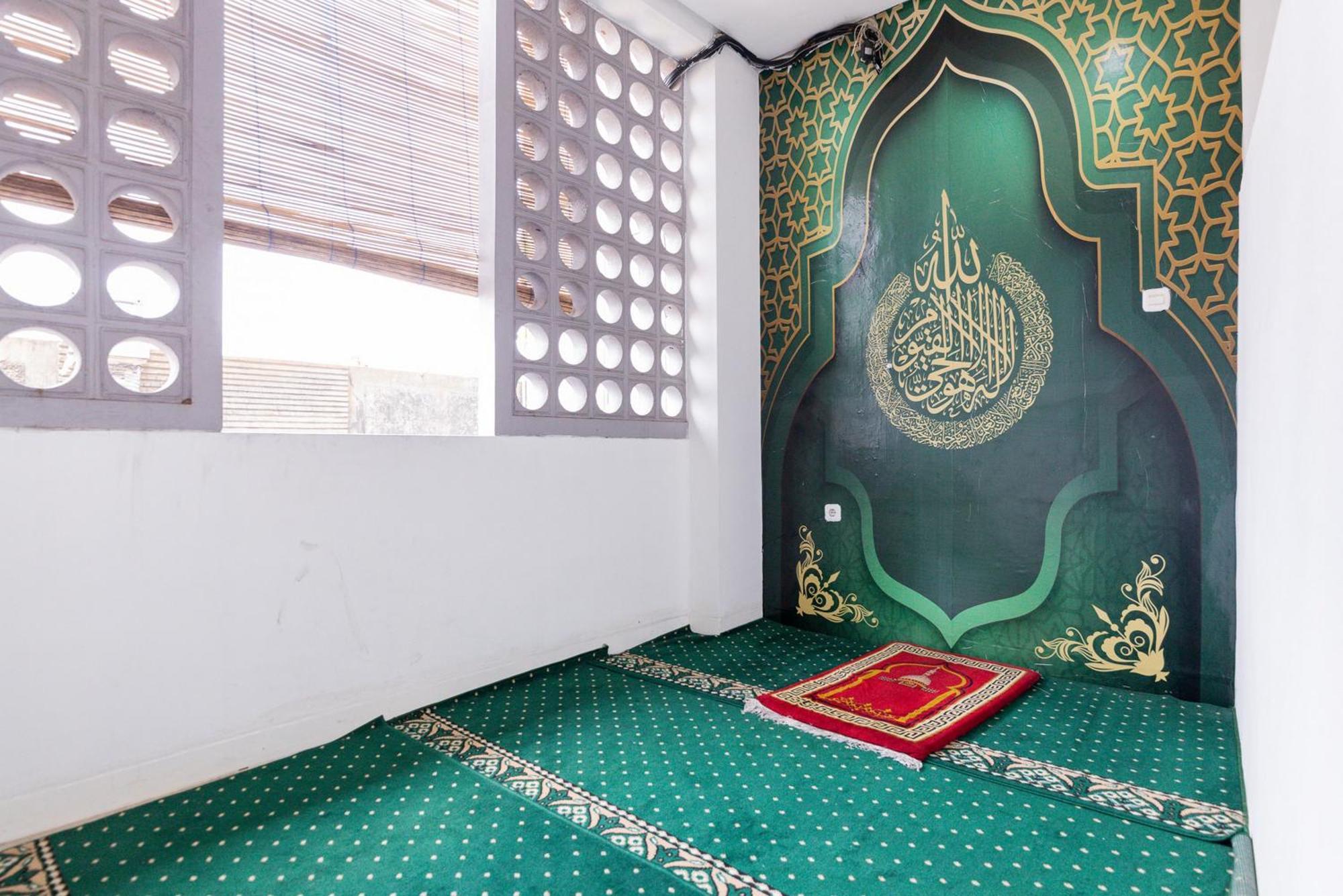 Reddoorz Plus Syariah Near Mall Pondok Indah Yakarta Exterior foto
