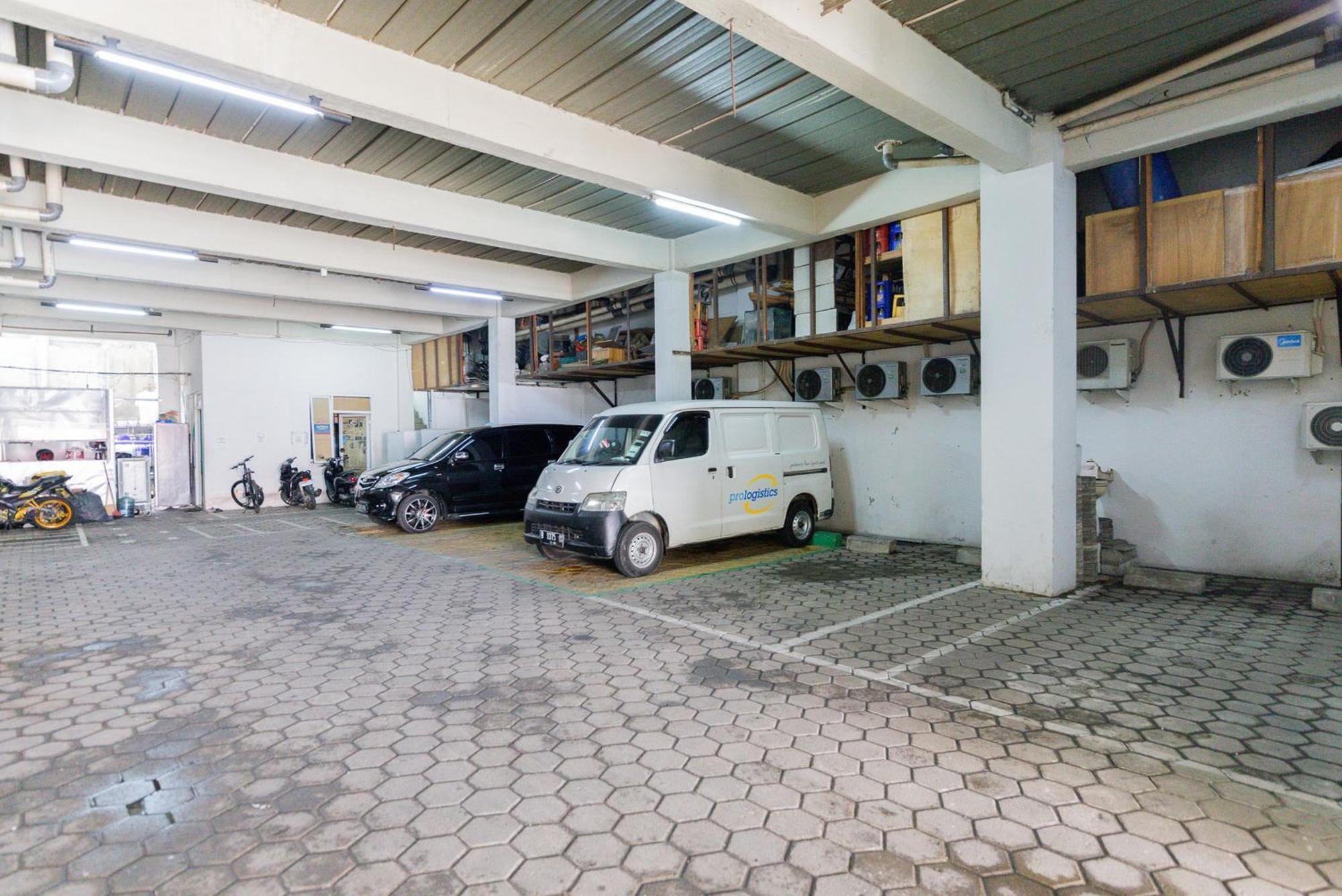 Reddoorz Plus Syariah Near Mall Pondok Indah Yakarta Exterior foto